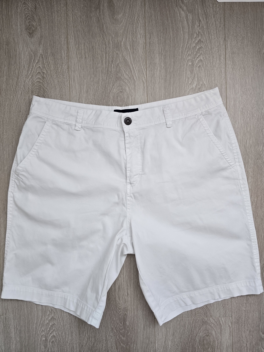 Aeropostale Men’s White Flat Front Cotton Shorts Size 36